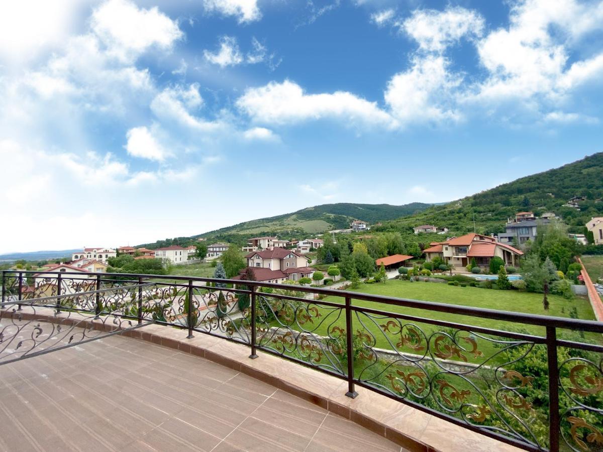 Alchemist Residence Von Goldenburg Belashtitsa Экстерьер фото