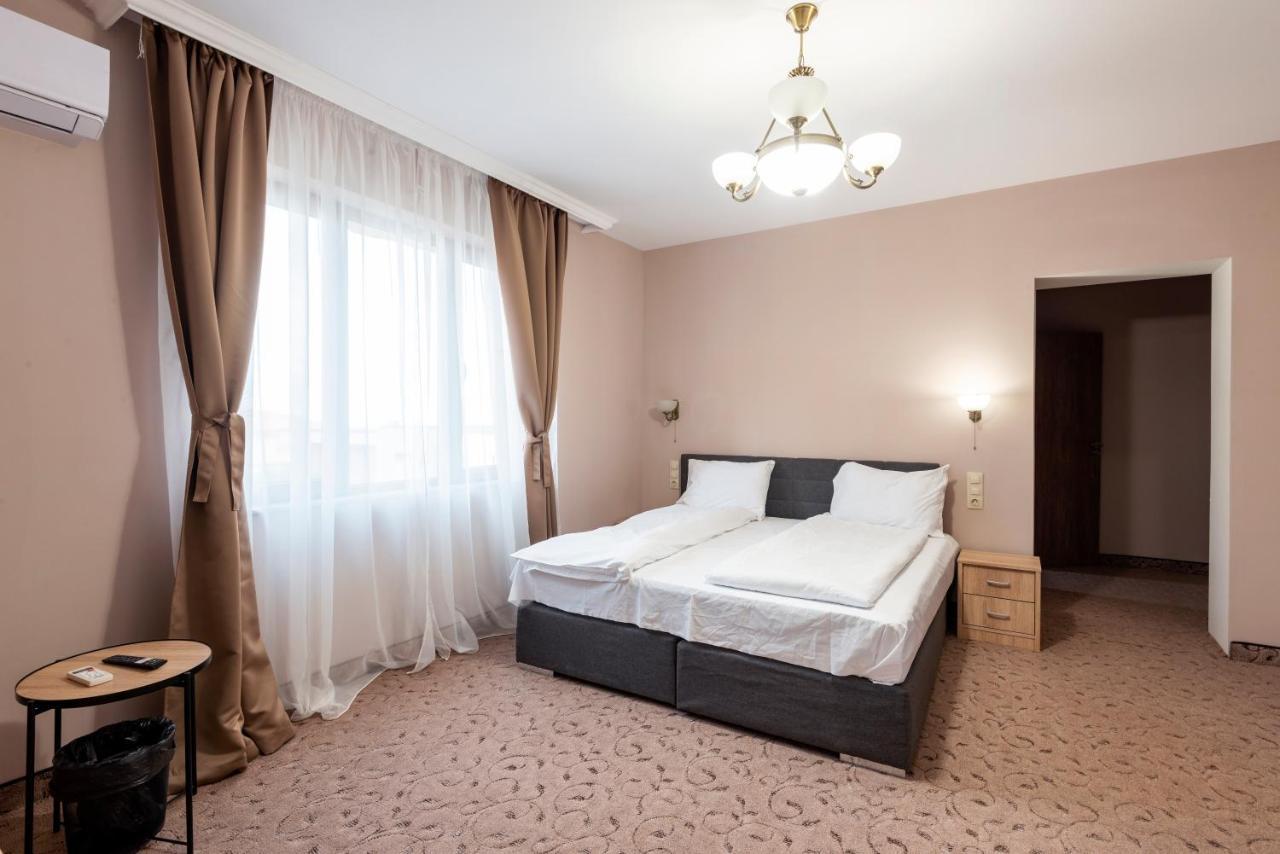 Alchemist Residence Von Goldenburg Belashtitsa Экстерьер фото